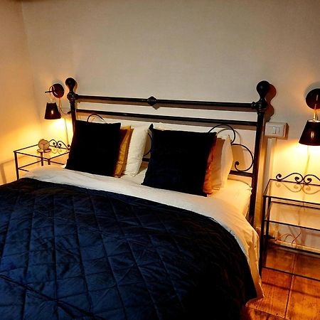 La Casa Rosa Di Segusino With Spa Jacuzzi In Garden Sequsino Room photo