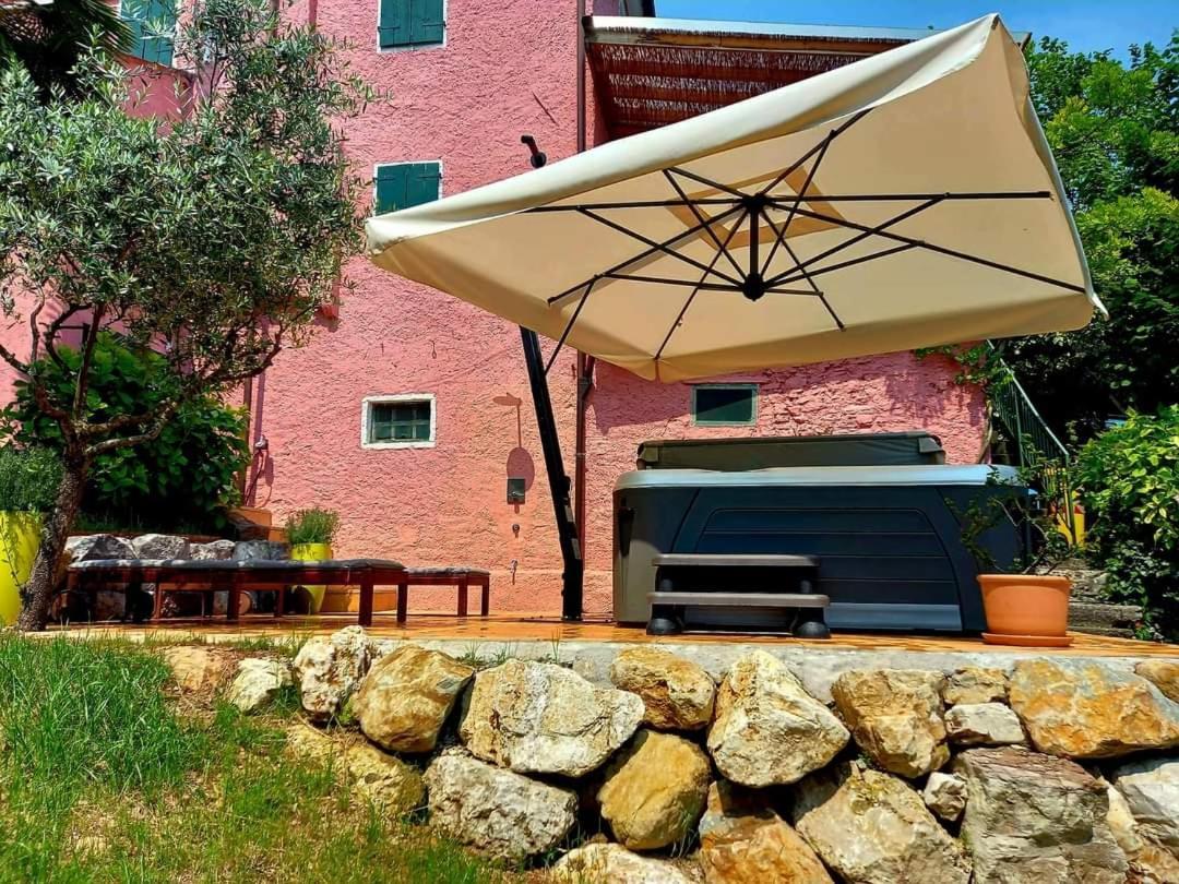 La Casa Rosa Di Segusino With Spa Jacuzzi In Garden Sequsino Exterior photo